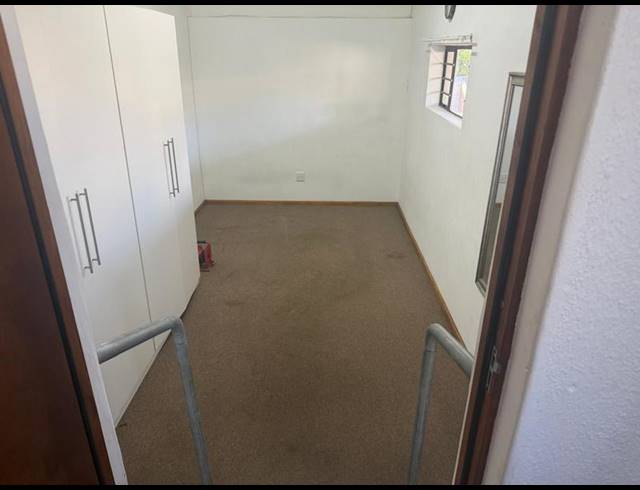 1 BEDROOM PROPERTY TO RENT IN BRACKEN HEIGHTS